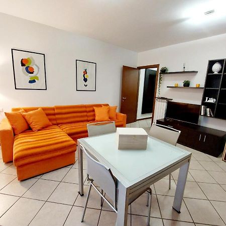 Appartamento Monolocale-7 Minuti Da Bergamo, 10 Minuti Milan Bergamo Airport Gorle Esterno foto
