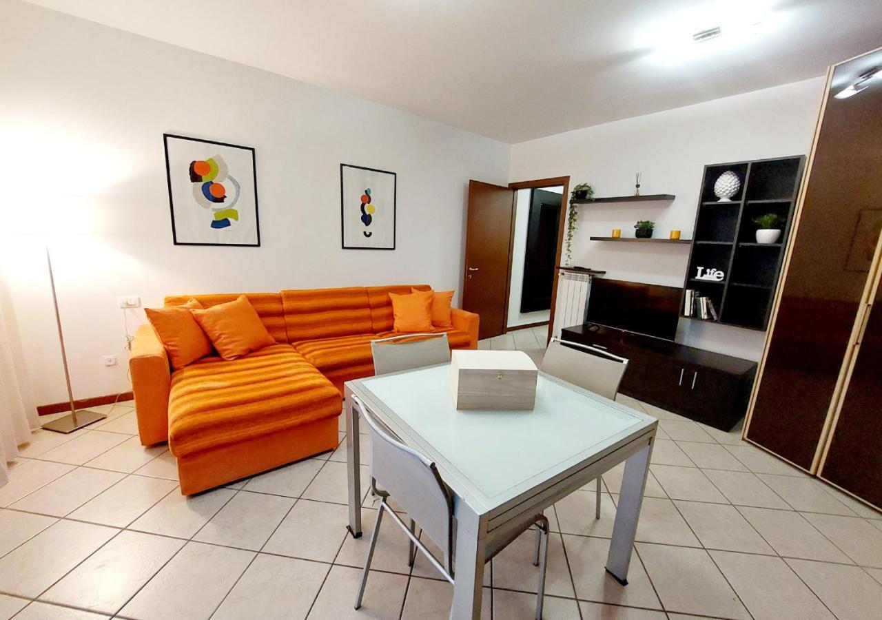 Appartamento Monolocale-7 Minuti Da Bergamo, 10 Minuti Milan Bergamo Airport Gorle Esterno foto